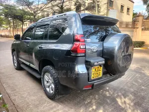 Toyota Land Cruiser Prado 2.8 2020 Gray
