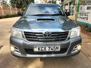 Toyota Hilux 2012 Gray