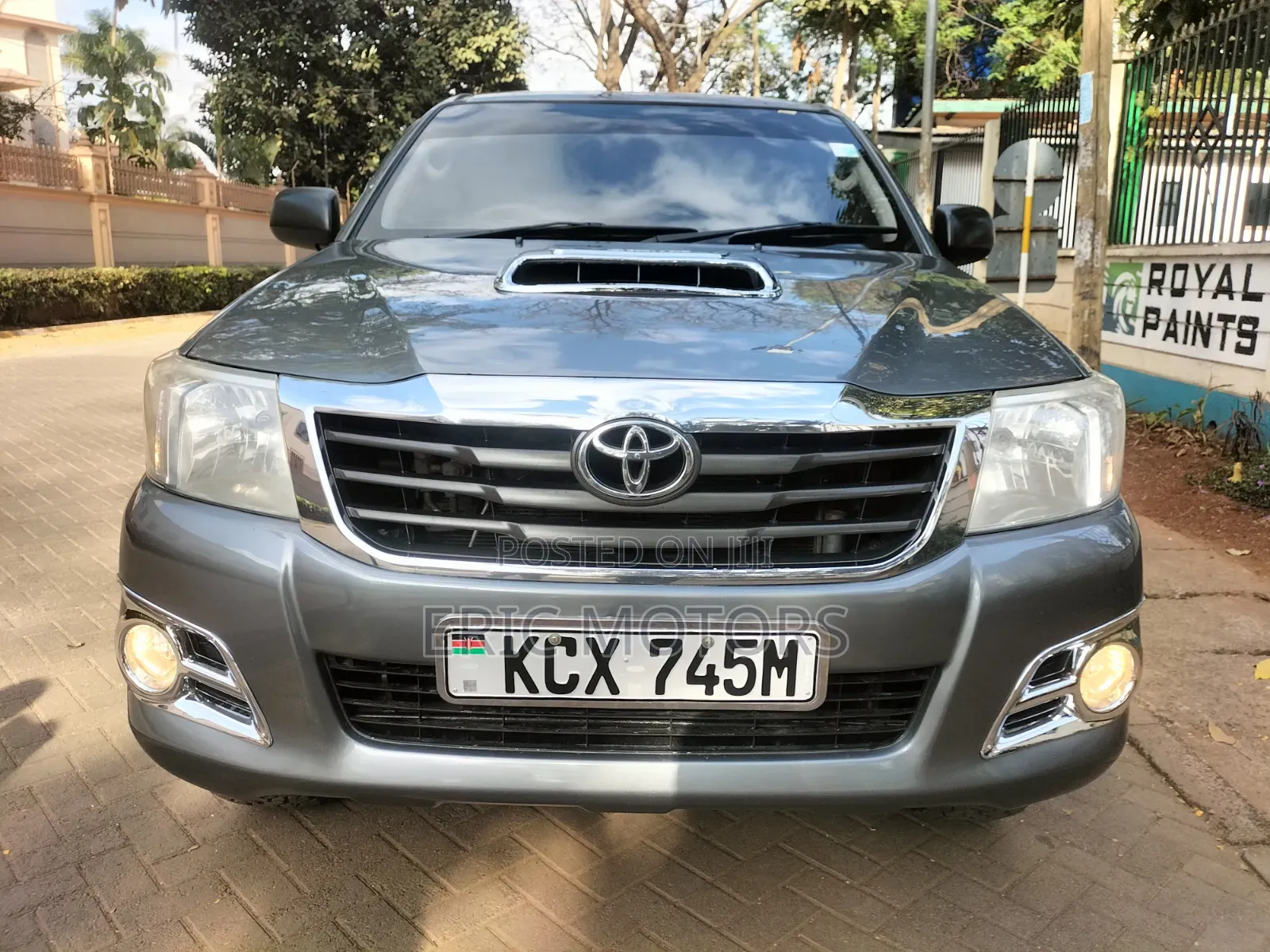 Toyota Hilux 2012 Gray