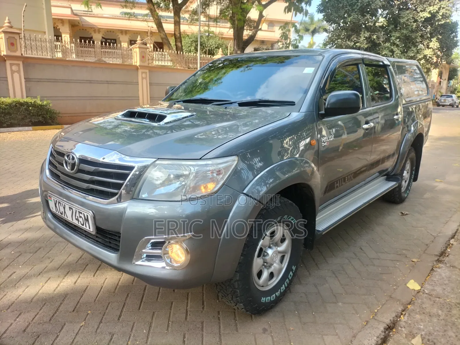 Toyota Hilux 2012 Gray