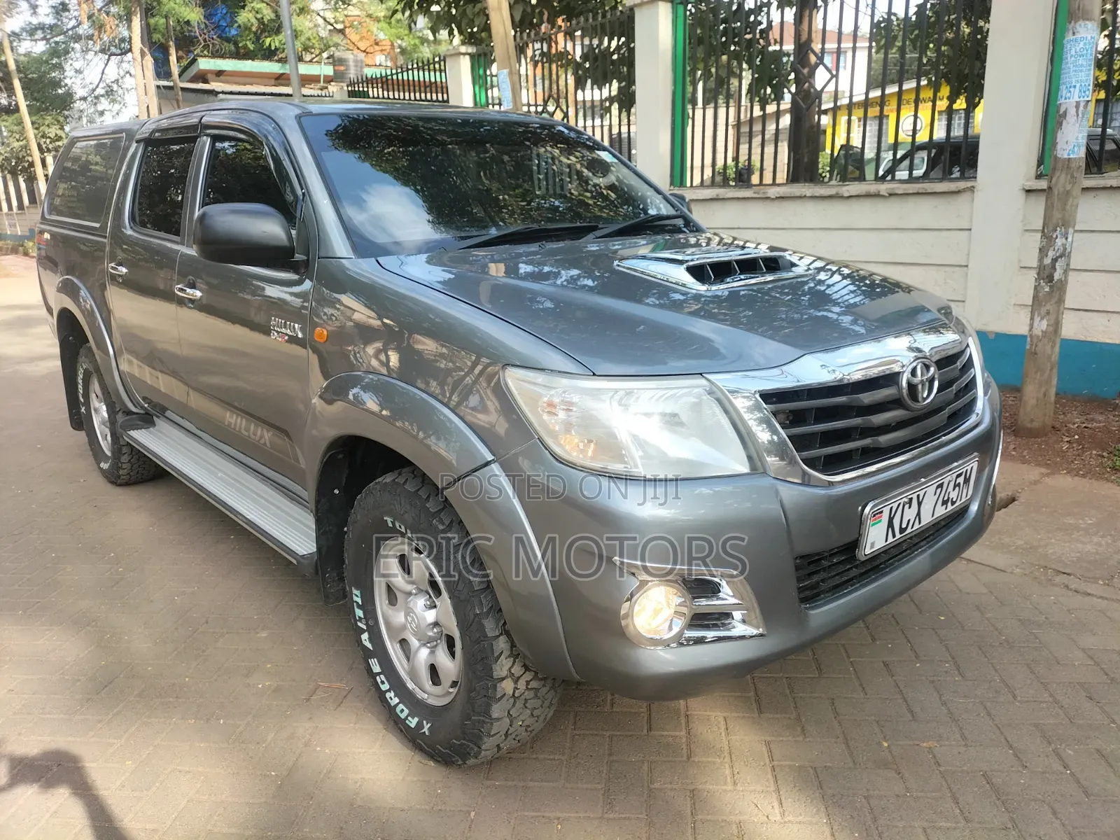 Toyota Hilux 2012 Gray