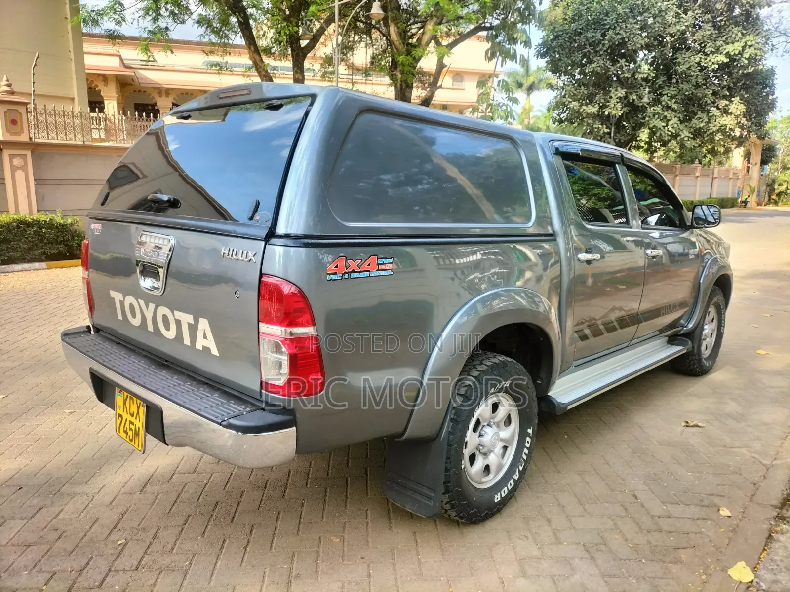 Toyota Hilux 2012 Gray
