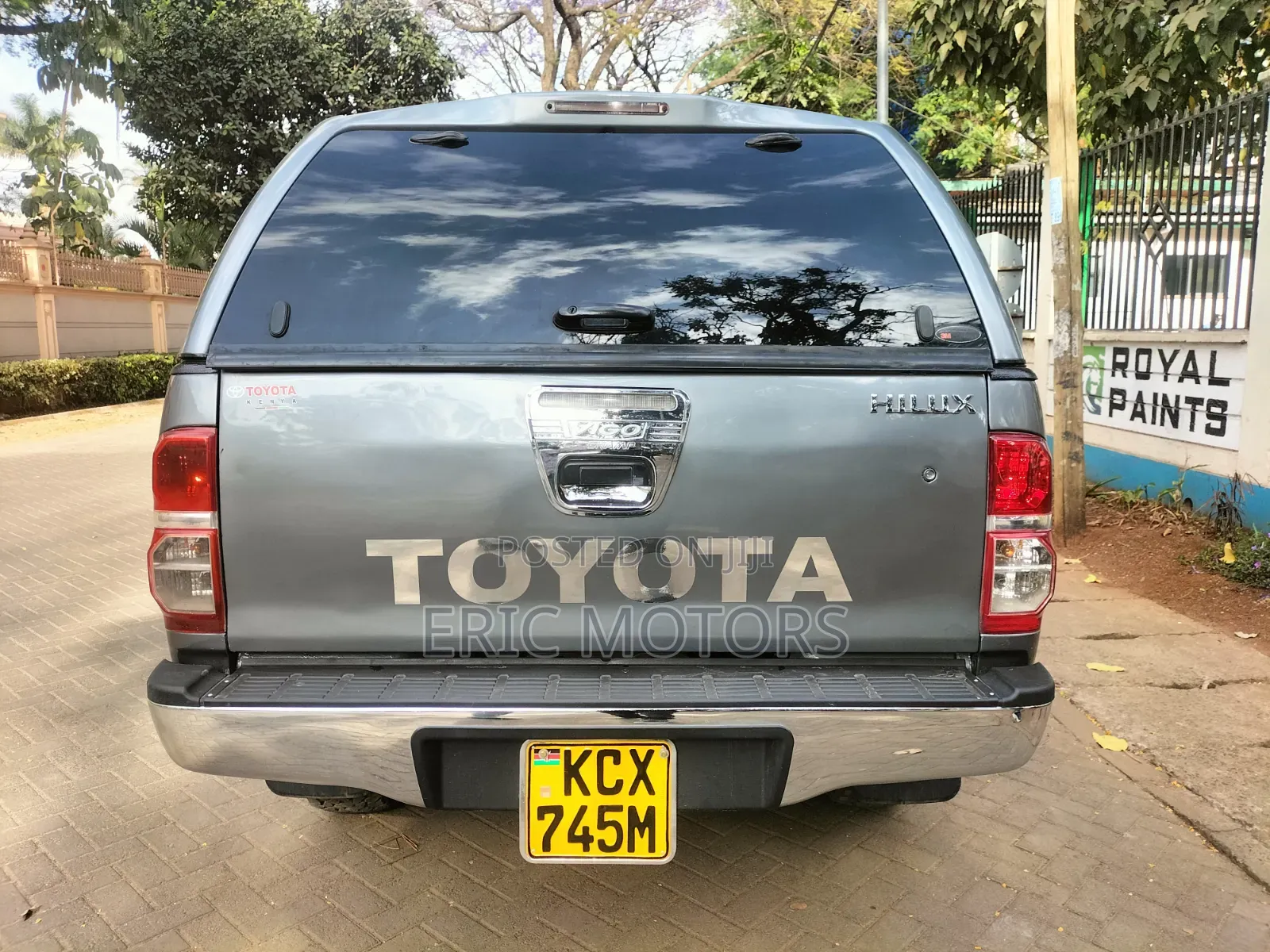 Toyota Hilux 2012 Gray