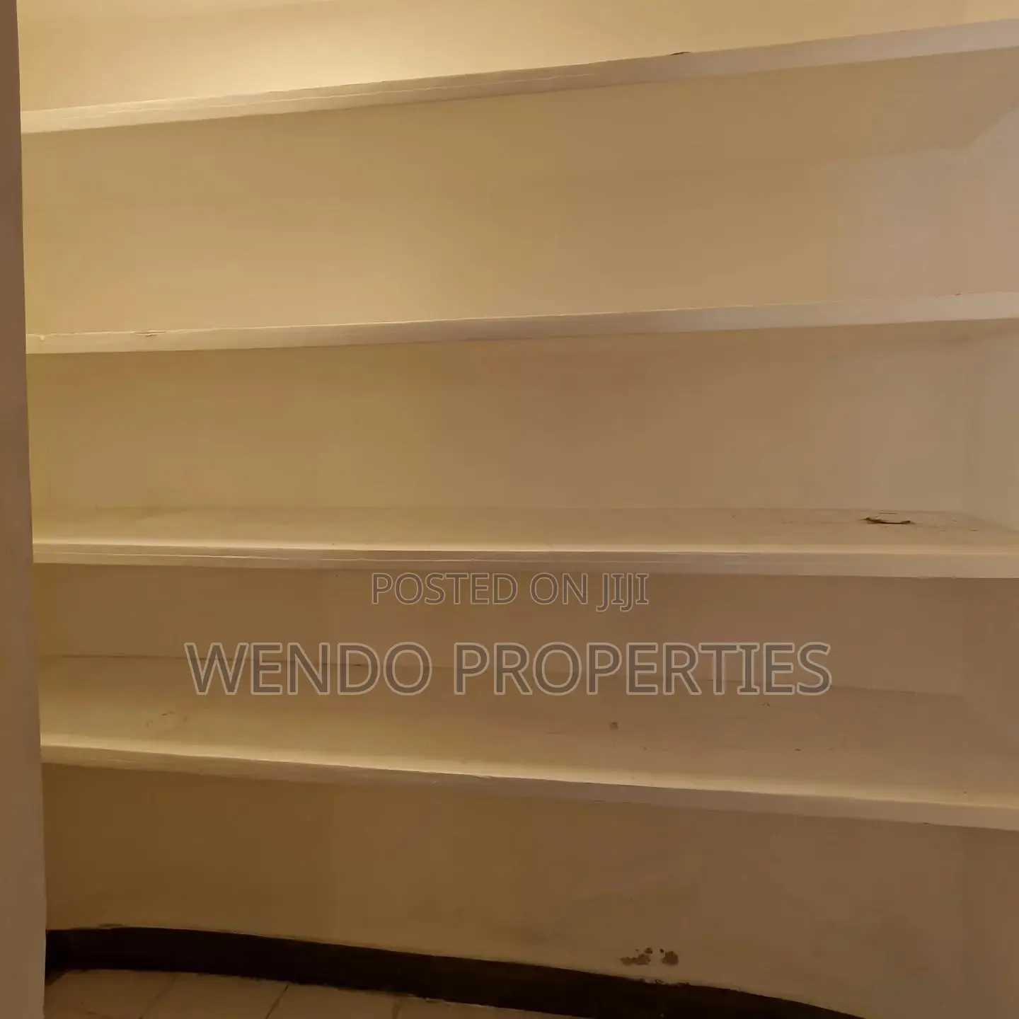 5bdrm House in Riverside Drive for rent
