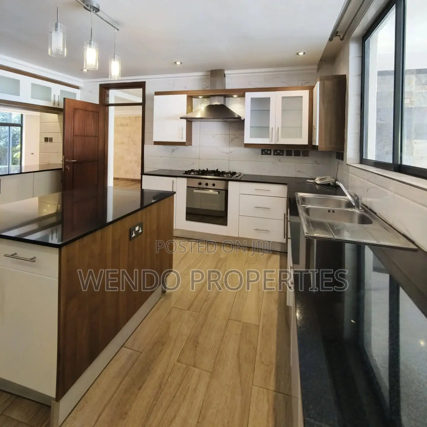 5bdrm House in Riverside Drive for rent