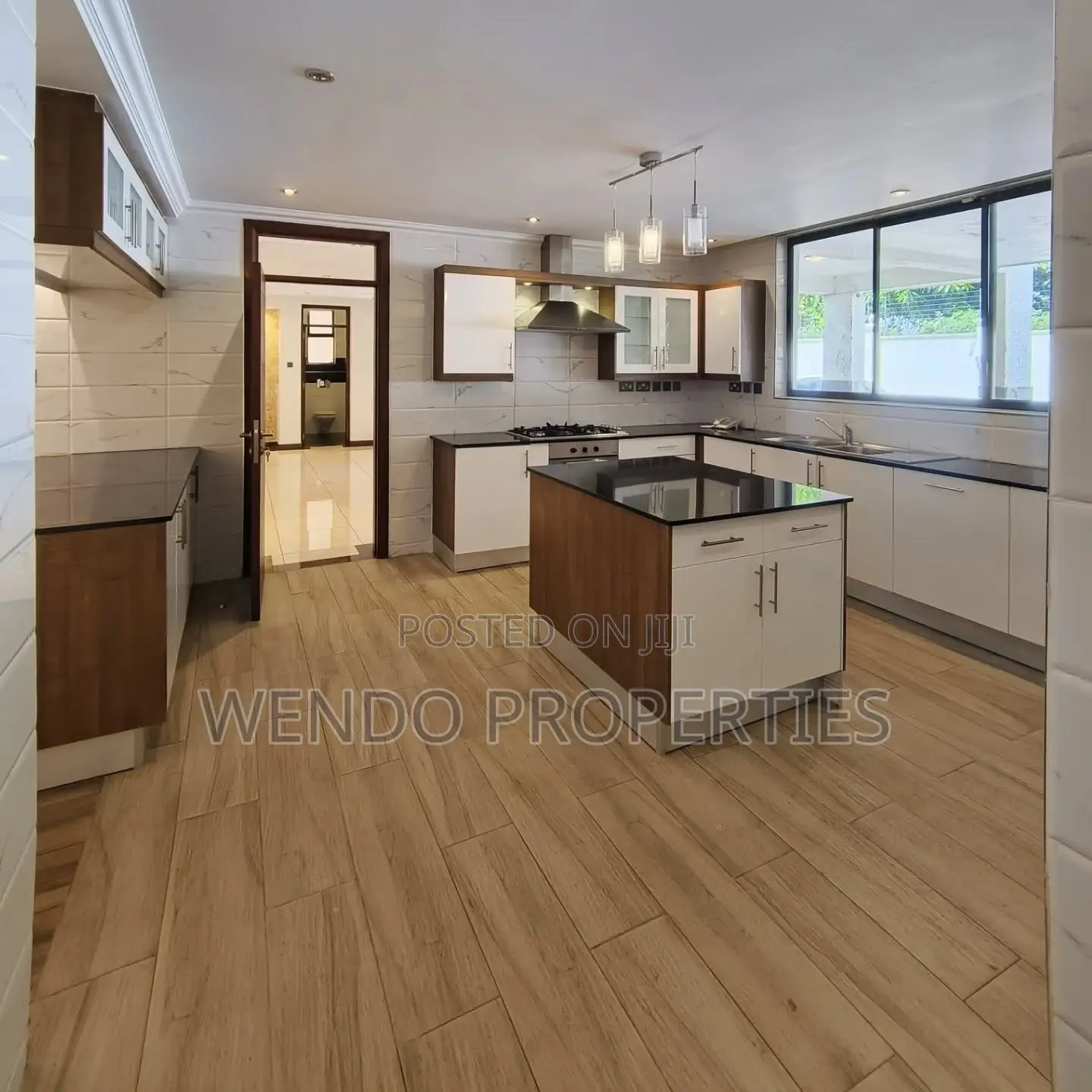 5bdrm House in Riverside Drive for rent