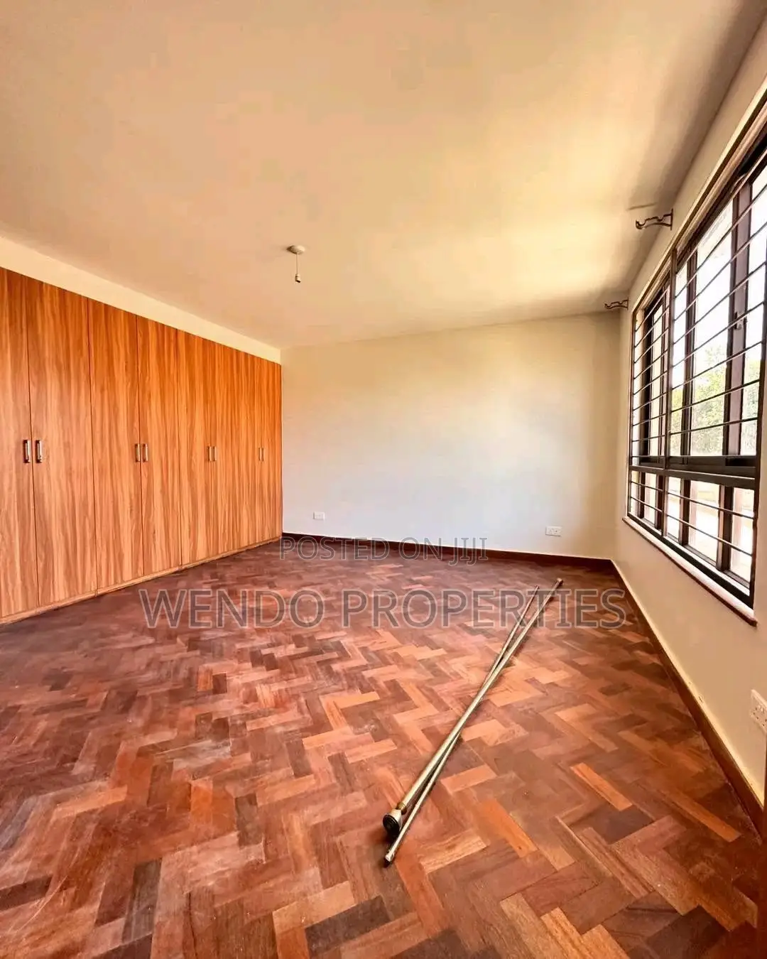 5bdrm Townhouse / Terrace in Muthangari for rent