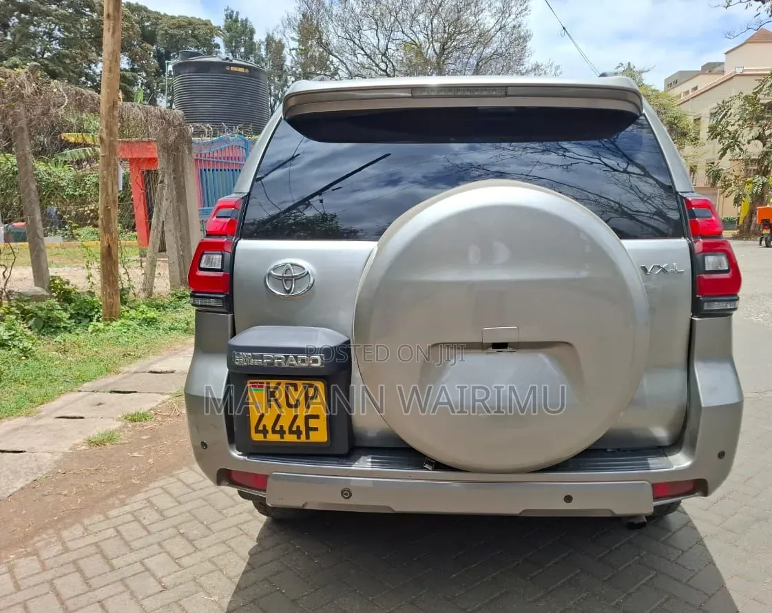 Toyota Land Cruiser Prado 3.0 TD 2011 Gray