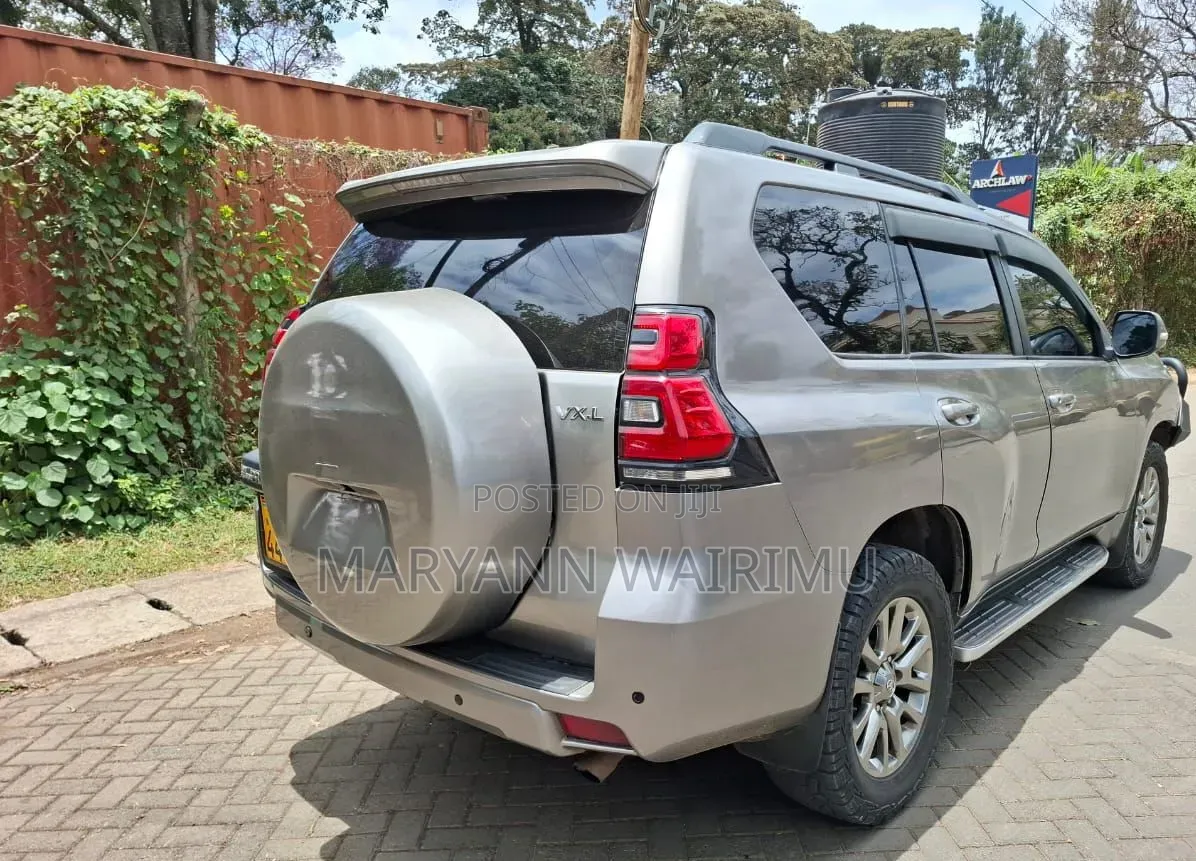 Toyota Land Cruiser Prado 3.0 TD 2011 Gray