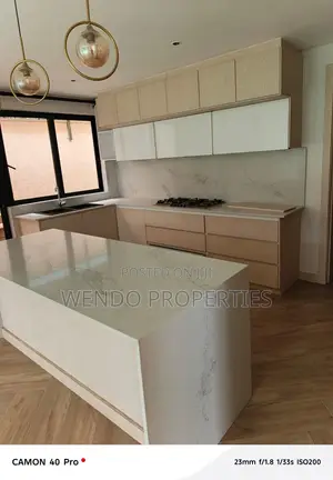 8bdrm Villa in Valley Arcade for rent