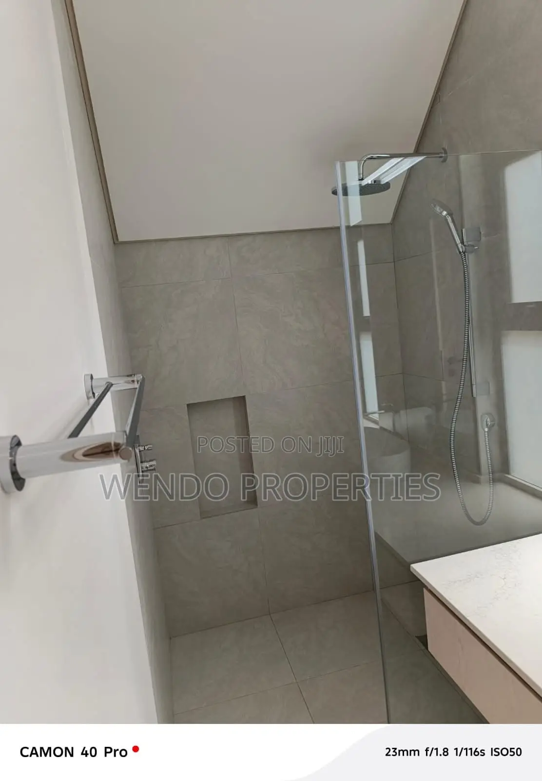 8bdrm Villa in Valley Arcade for rent