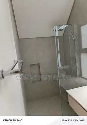 8bdrm Villa in Valley Arcade for rent