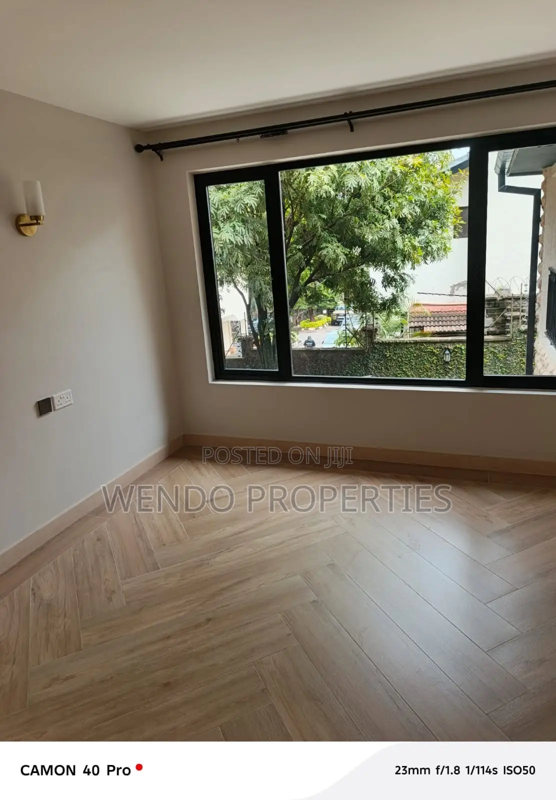 8bdrm Villa in Valley Arcade for rent
