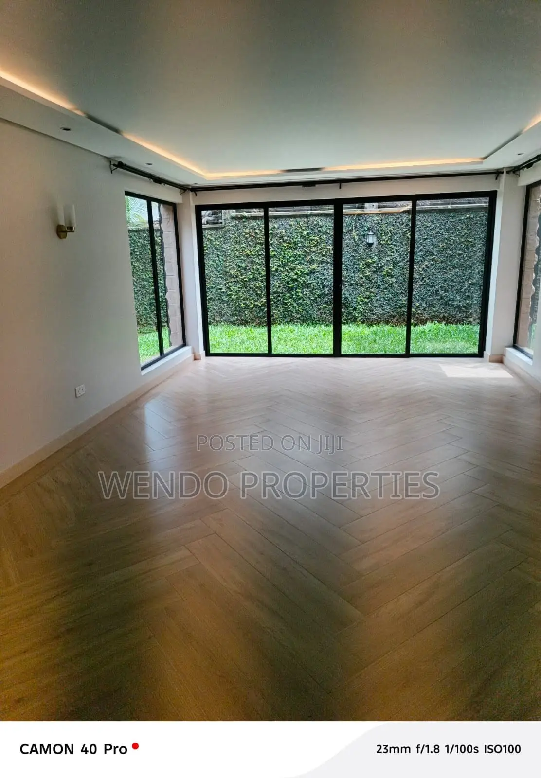 8bdrm Villa in Valley Arcade for rent