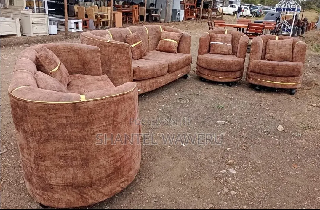7 Seater Sofa Well Maintained and Clean