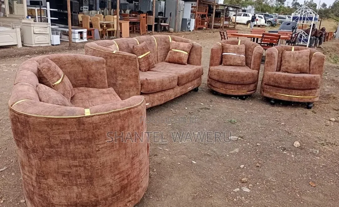 7 Seater Sofa Well Maintained and Clean