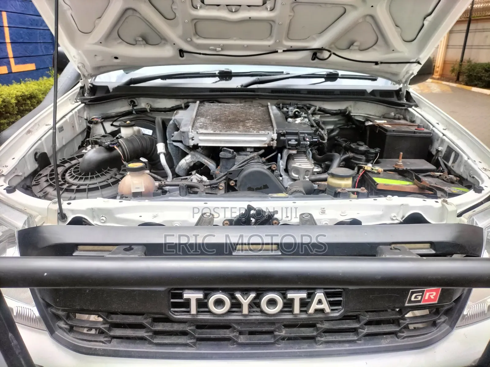 Toyota Hilux 2010 White