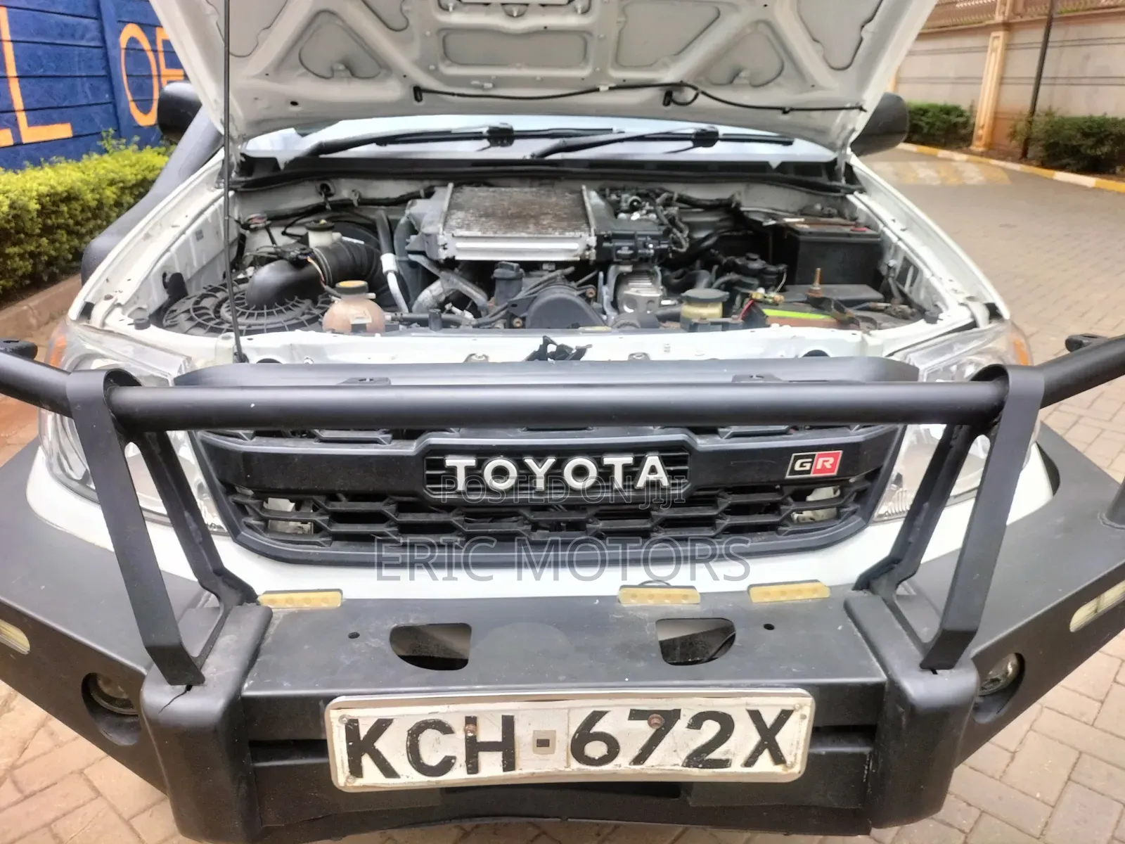 Toyota Hilux 2010 White