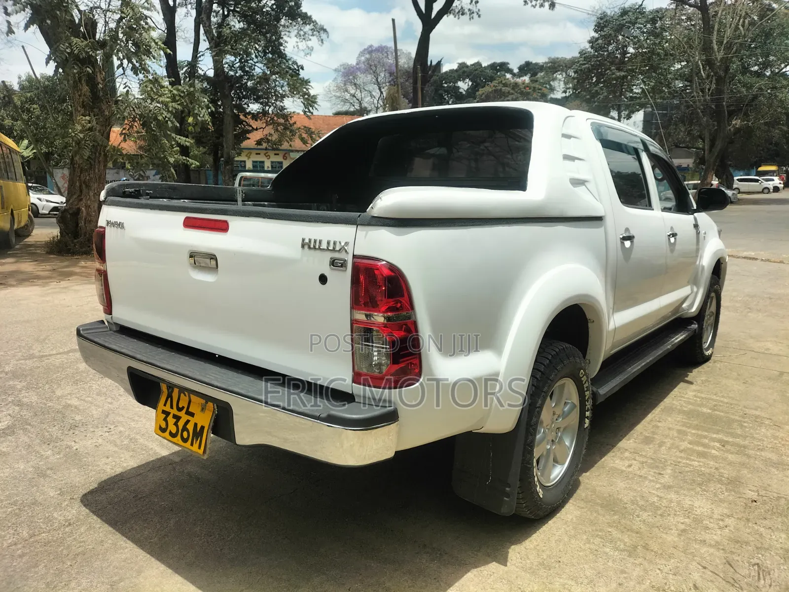 Toyota Hilux 2011 White