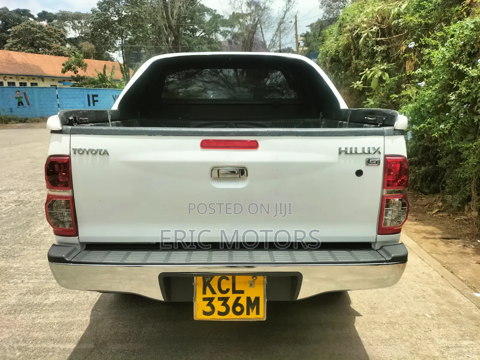 Toyota Hilux 2011 White