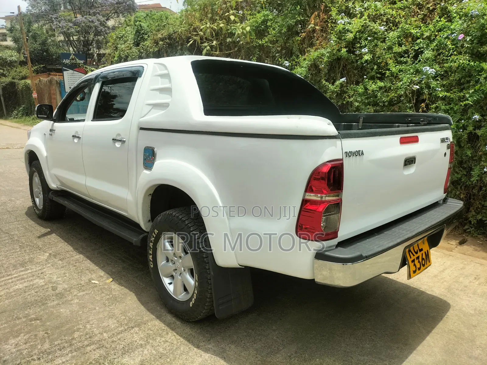 Toyota Hilux 2011 White