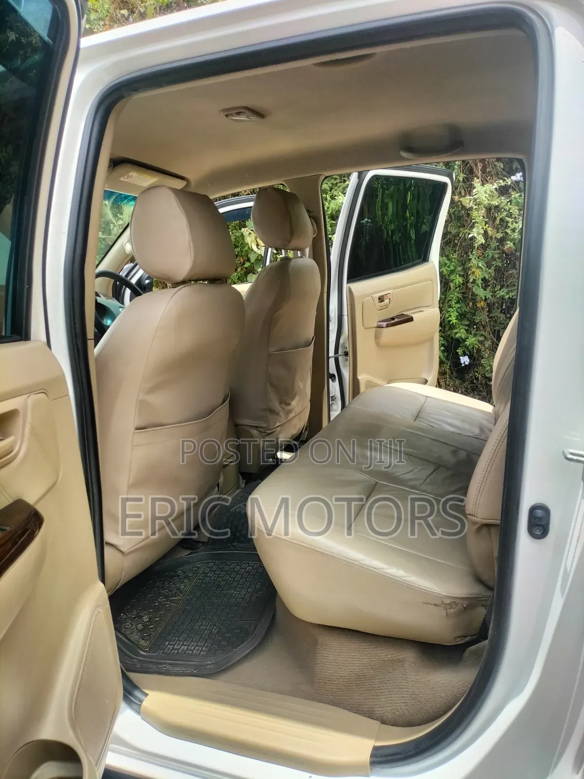 Toyota Hilux 2011 White
