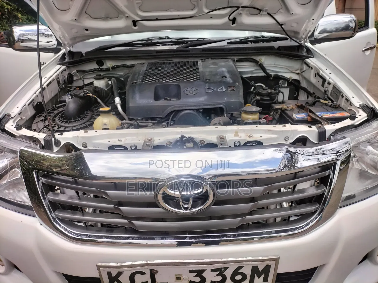 Toyota Hilux 2011 White