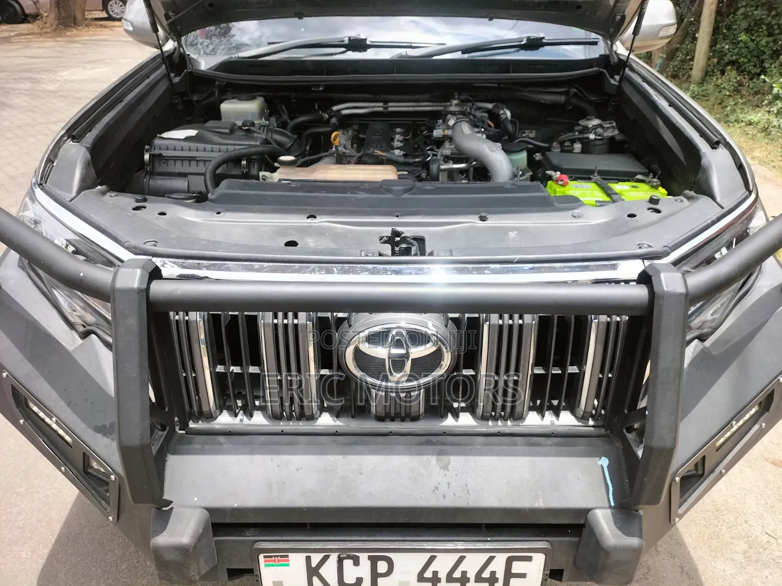 Toyota Land Cruiser Prado KAKADU 2013 Gray