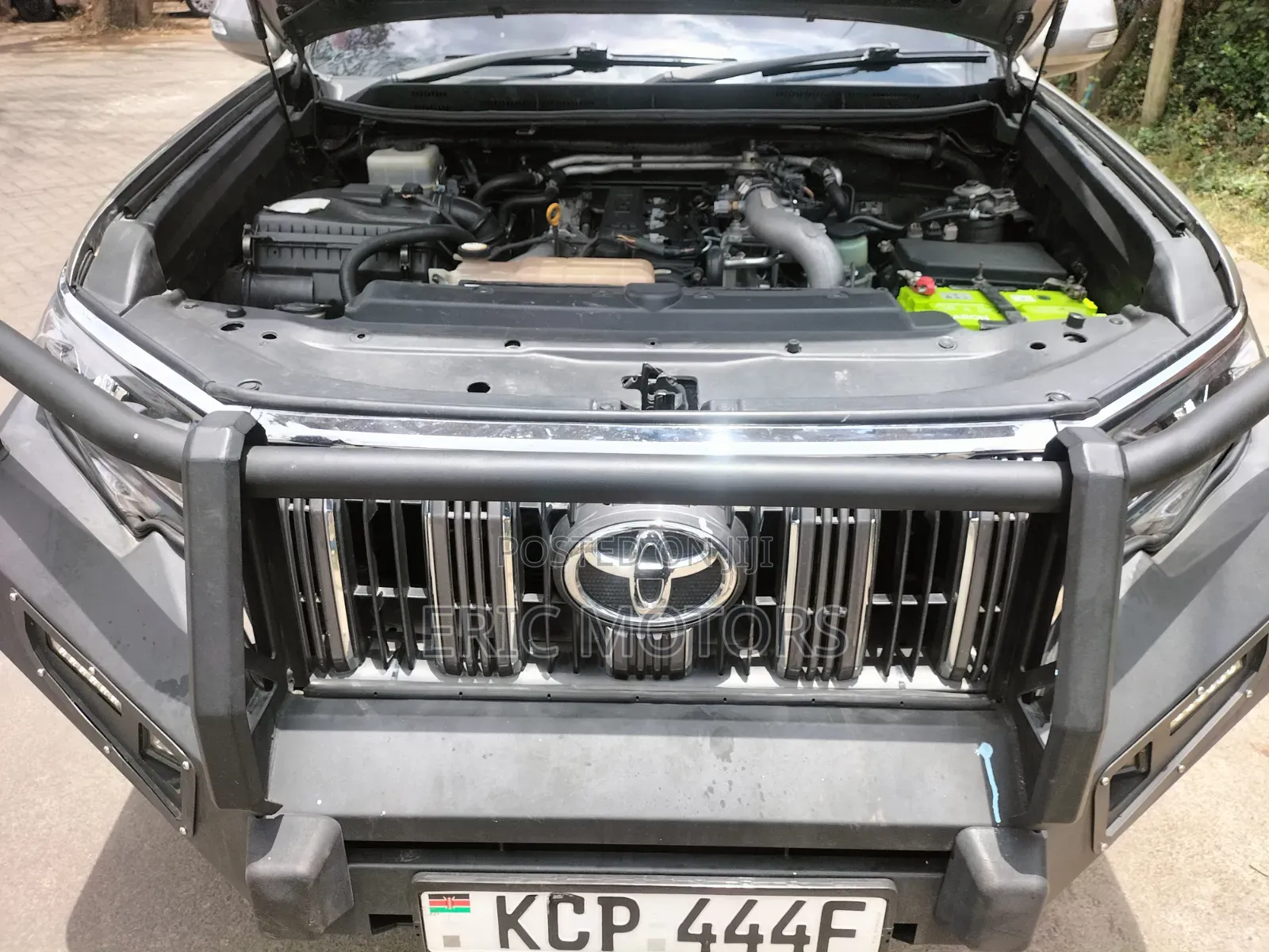 Toyota Land Cruiser Prado KAKADU 2013 Gray