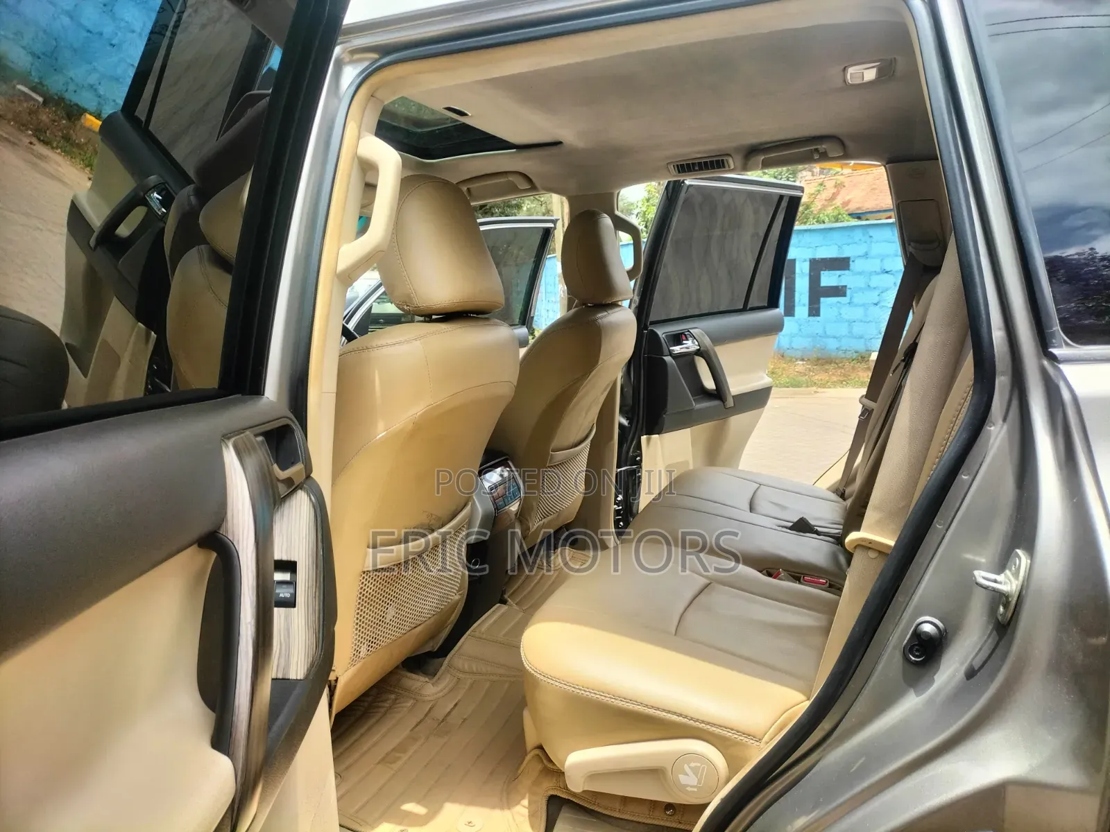 Toyota Land Cruiser Prado KAKADU 2013 Gray