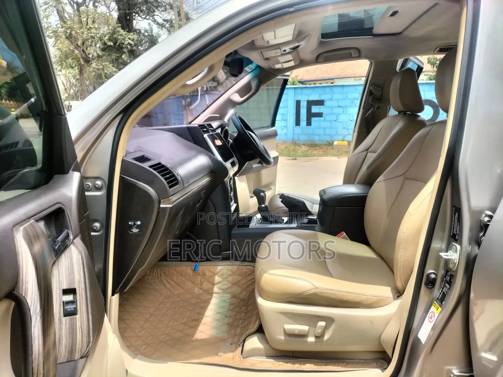 Toyota Land Cruiser Prado KAKADU 2013 Gray