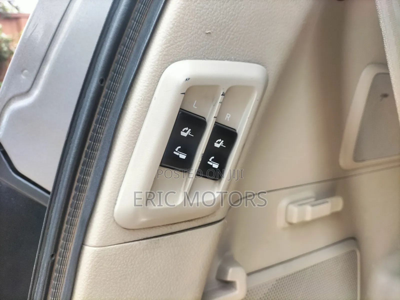 Toyota Land Cruiser Prado KAKADU 2013 Gray