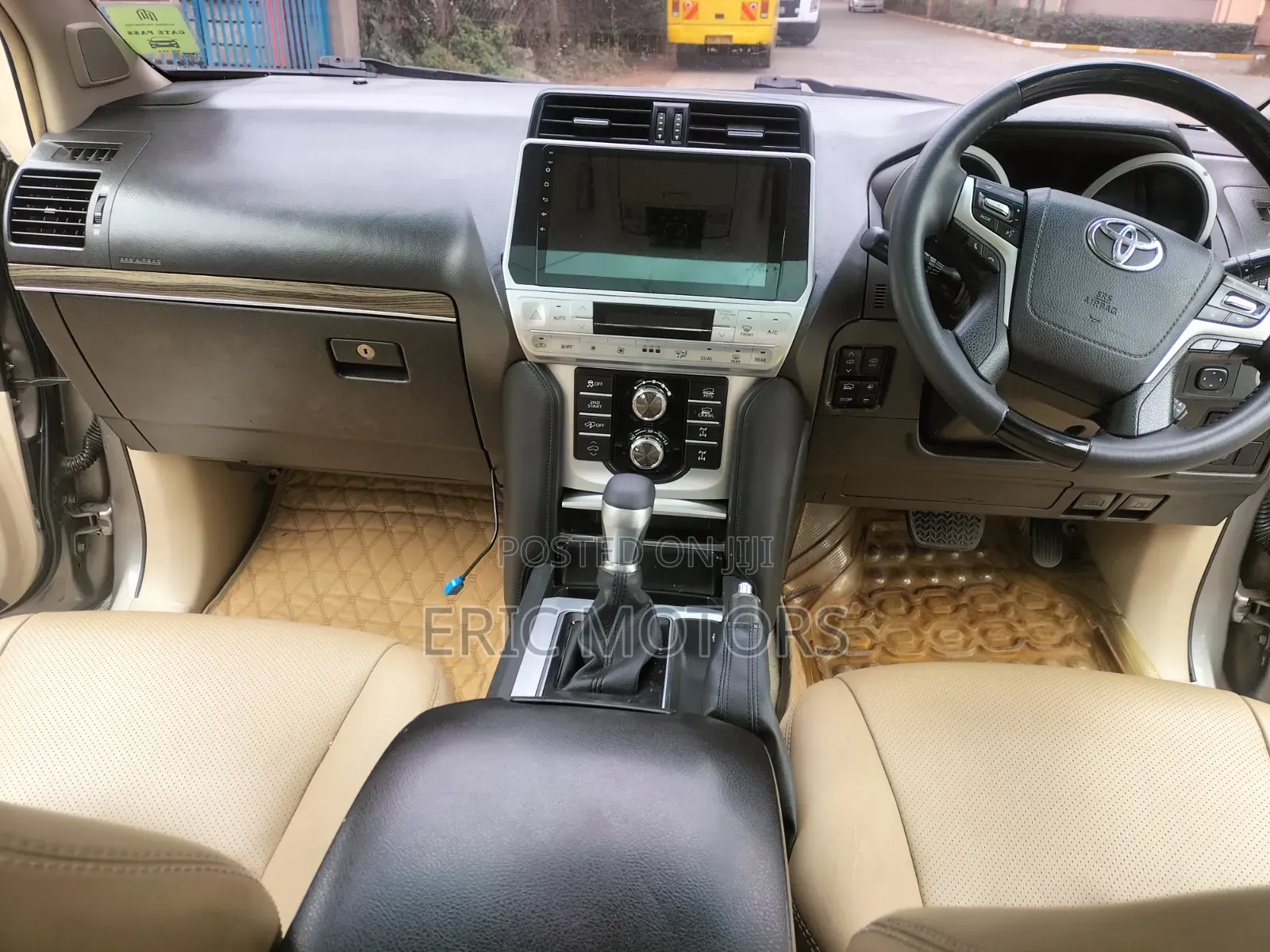 Toyota Land Cruiser Prado KAKADU 2013 Gray
