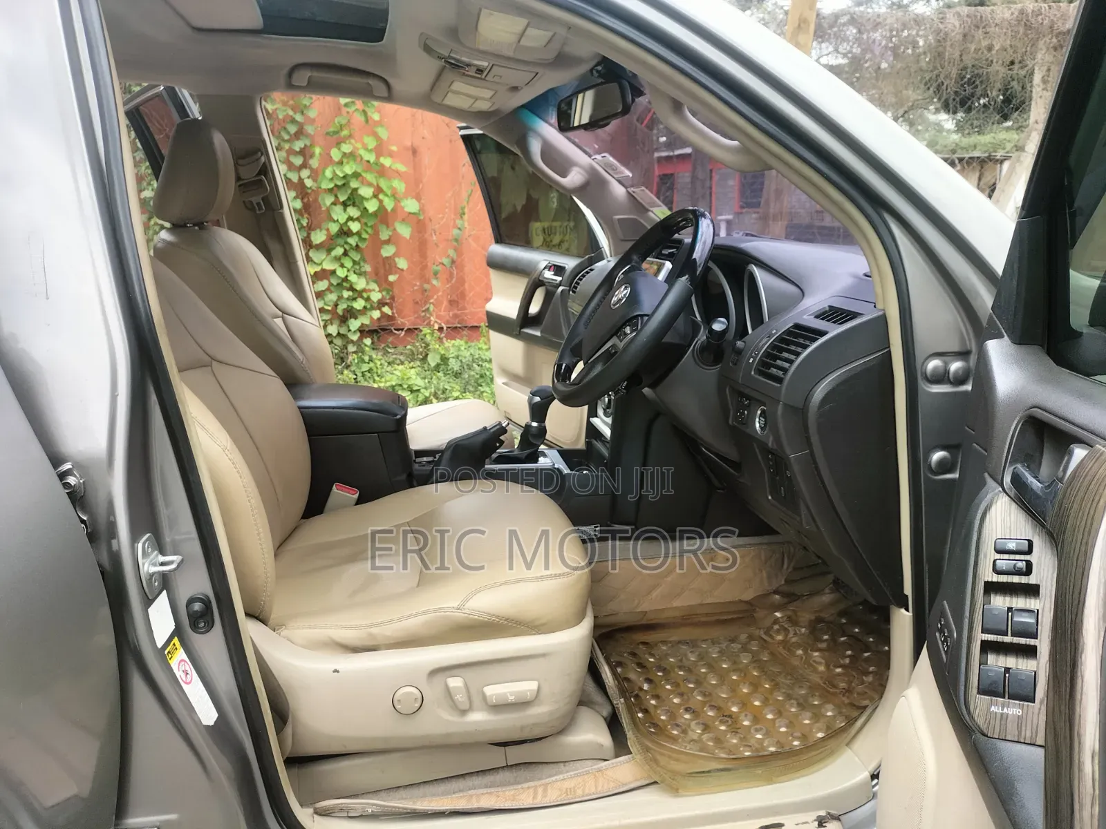 Toyota Land Cruiser Prado KAKADU 2013 Gray