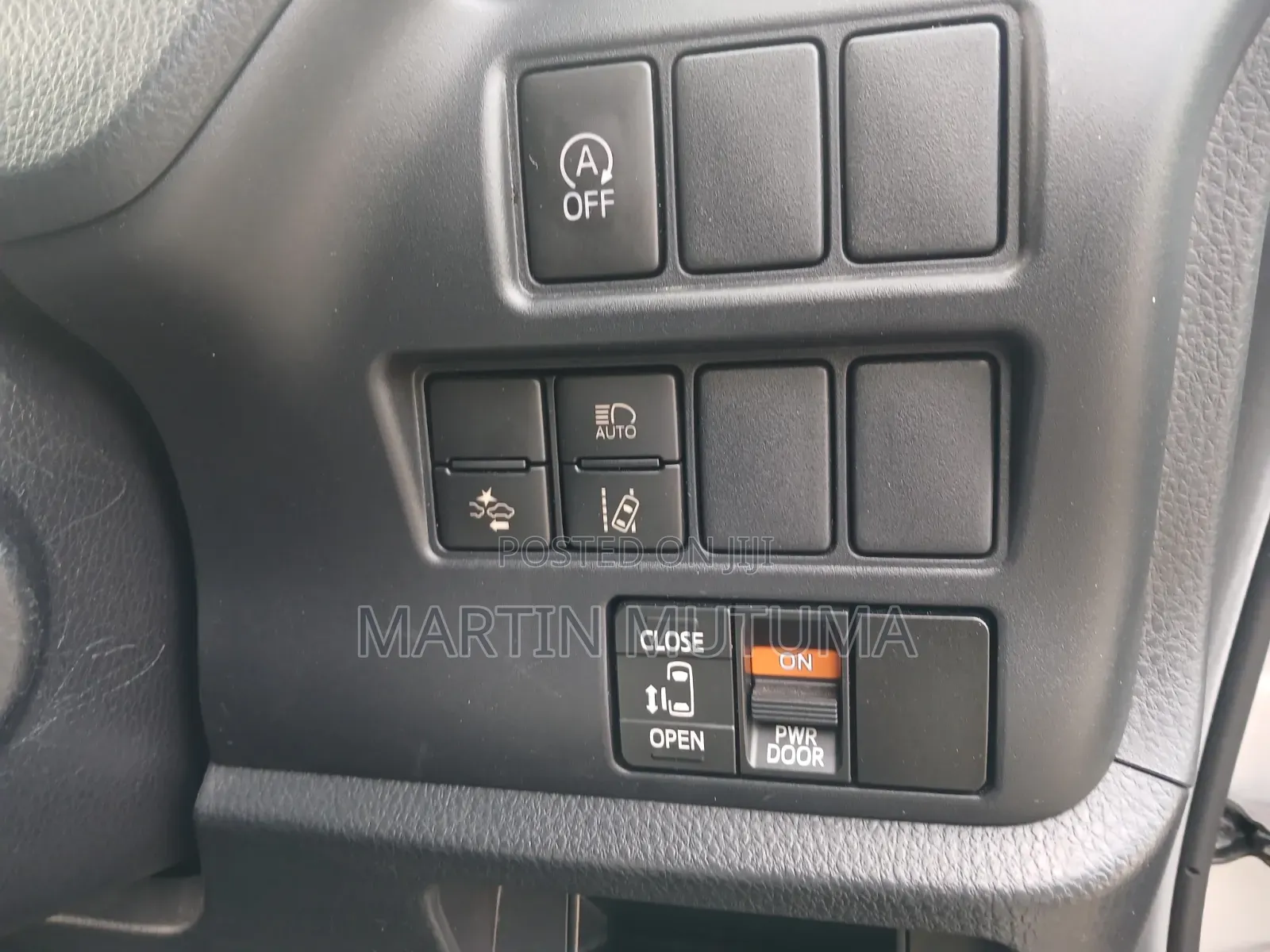 Toyota Noah 2.0 AWD (8 Seater) 2019 Silver
