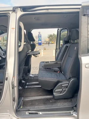Toyota Noah 2.0 AWD (8 Seater) 2019 Silver