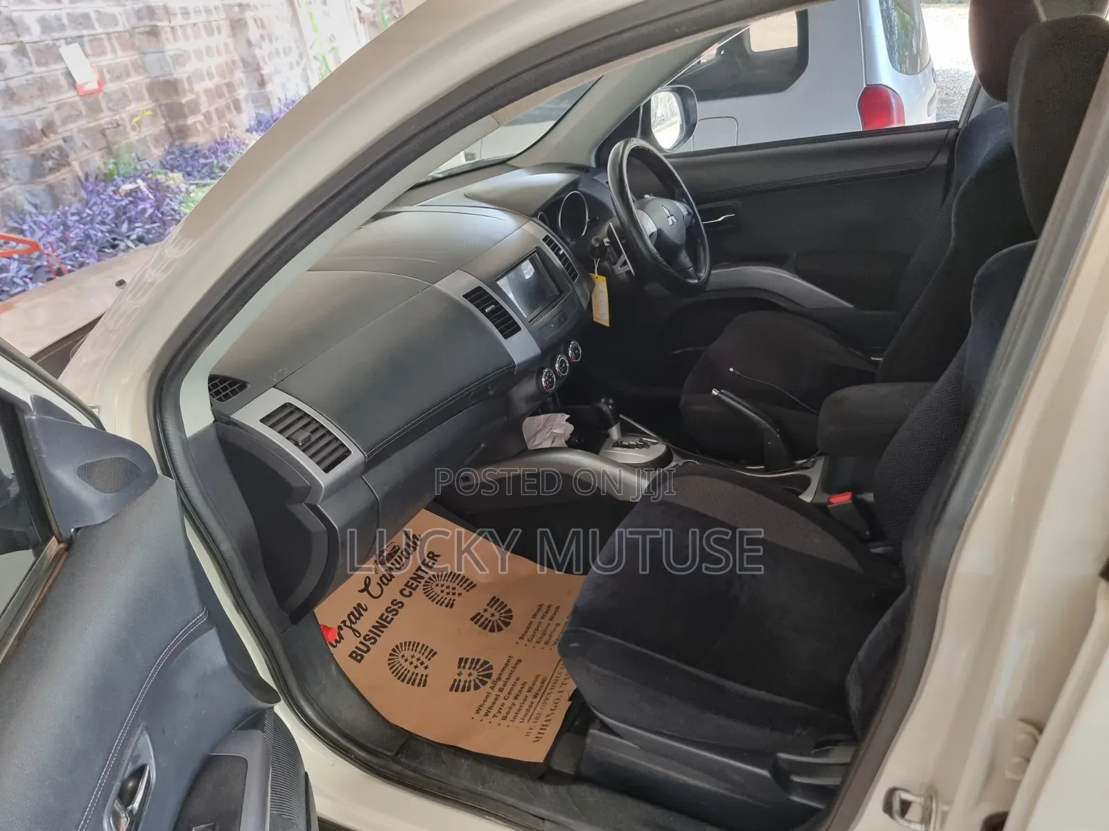 Mitsubishi Outlander 2011 Pearl