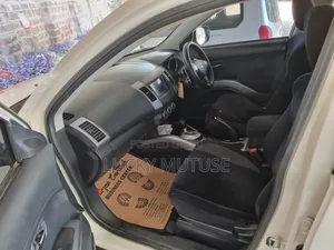 Mitsubishi Outlander 2011 Pearl