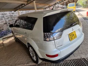 Mitsubishi Outlander 2011 Pearl