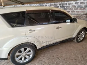 Mitsubishi Outlander 2011 Pearl