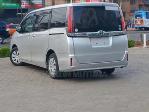Toyota Noah 2.0 AWD (8 Seater) 2019 Silver