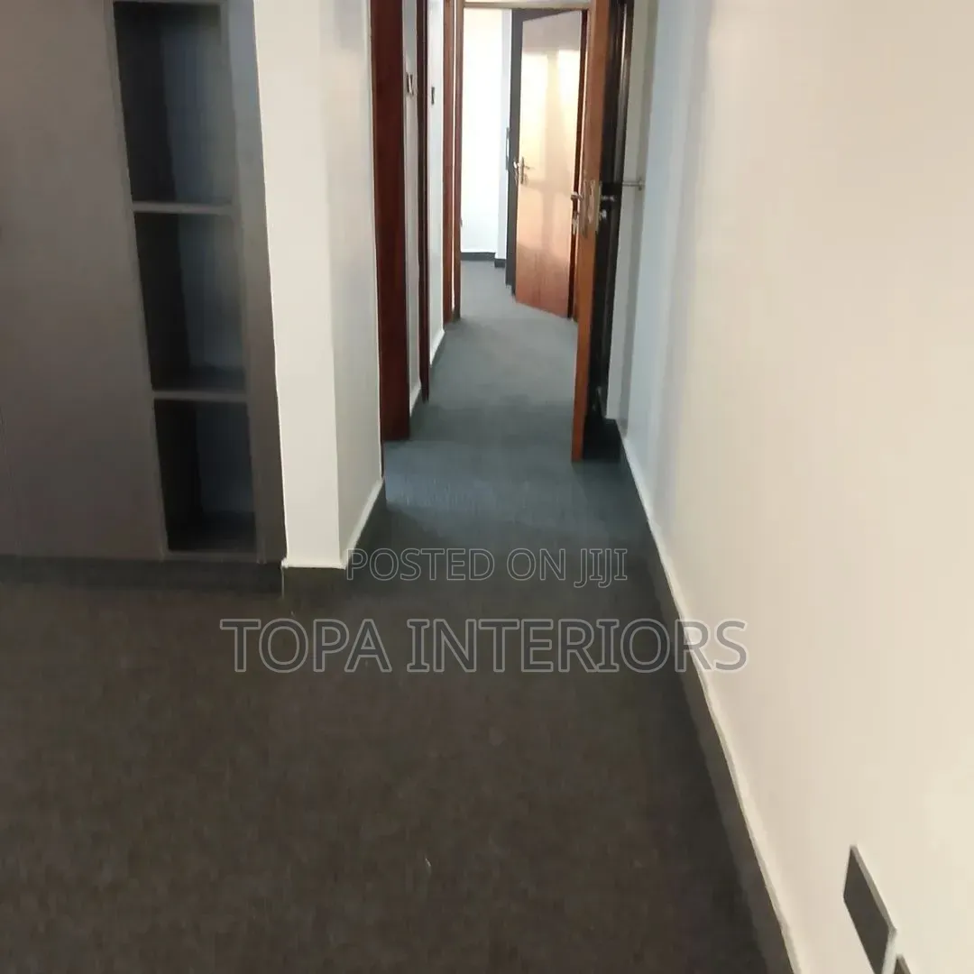 Grey Office Floor Carpets Covering the Whole Floor