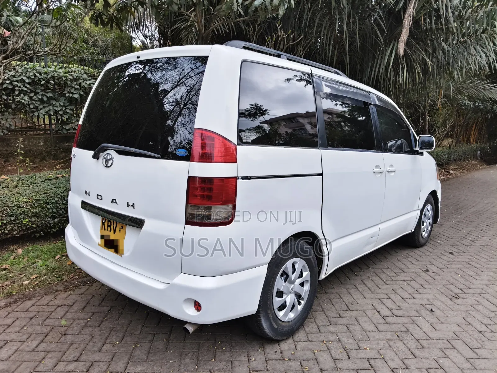 Toyota Noah 2007 White