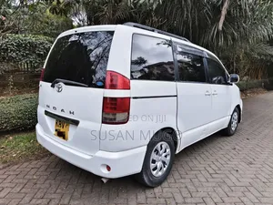 Toyota Noah 2007 White