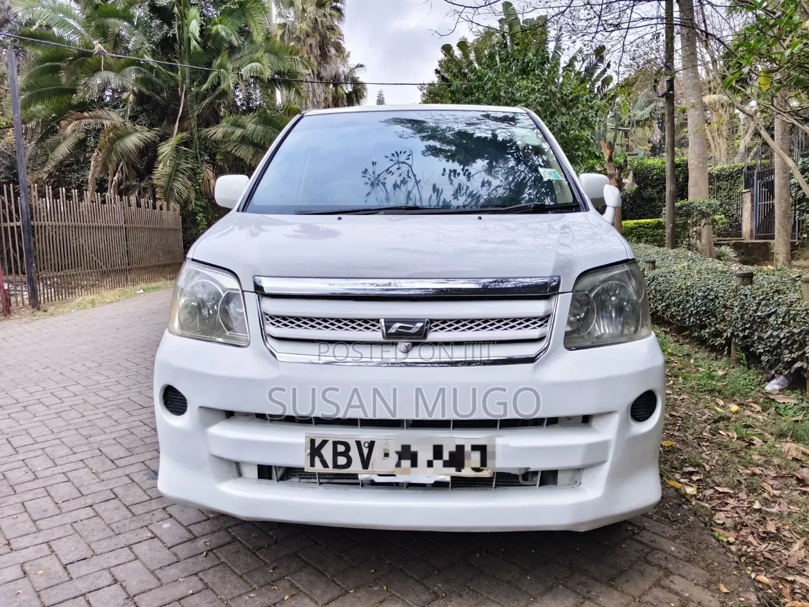 Toyota Noah 2007 White