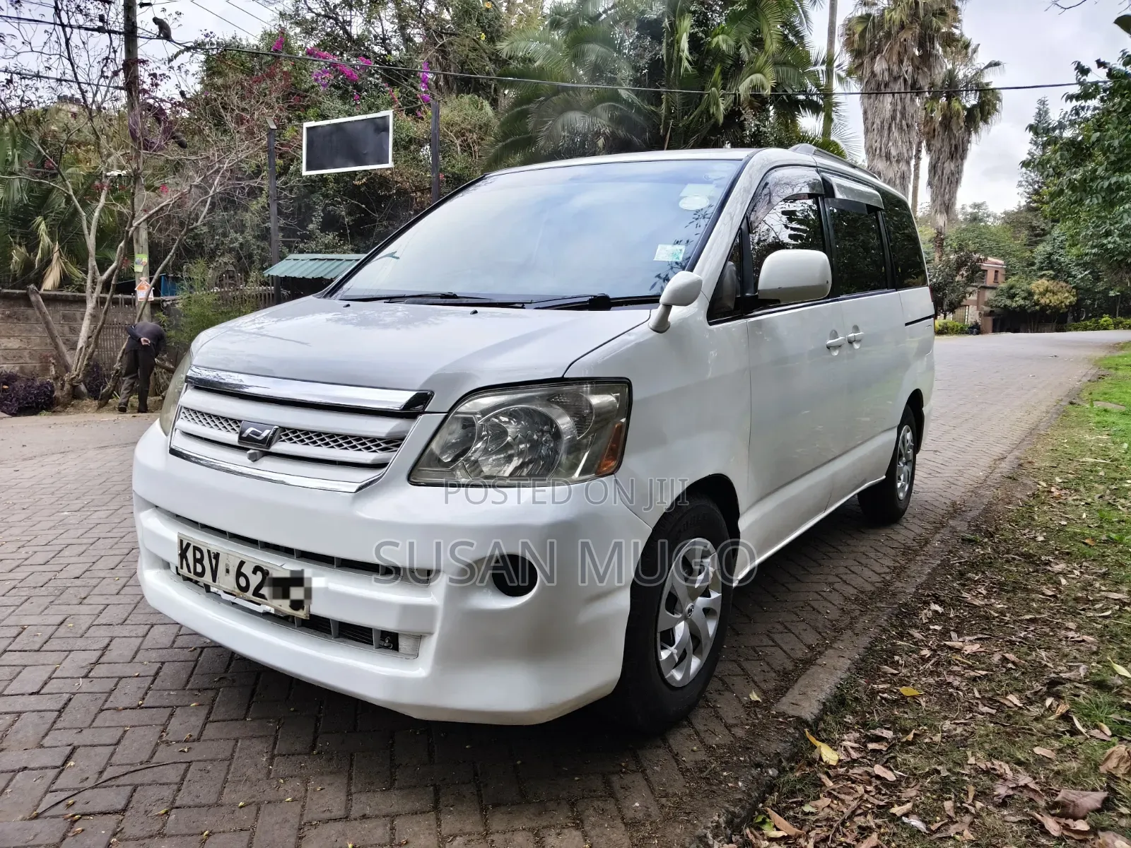 Toyota Noah 2007 White