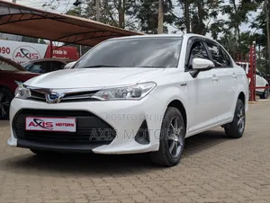 Toyota Axio 1.5 Hybrid 2WD 2019 White