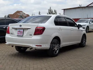 Toyota Axio 1.5 Hybrid 2WD 2019 White