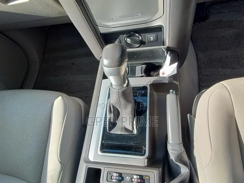 New Toyota Land Cruiser Prado 2.7 2019 White