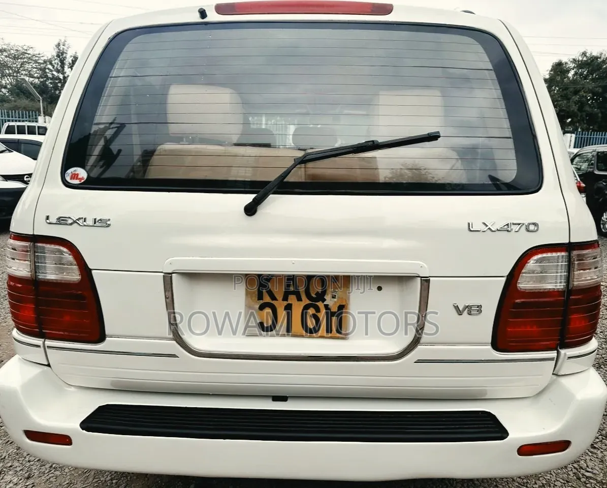 Lexus LX 570 2012 White